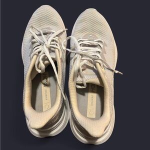 Hoka One One women’s Solimar
